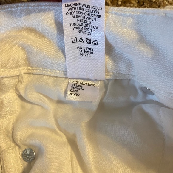 High Rise White Shorts - Picture 7 of 7